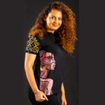 T-shirt Burkindi motif Afrique Bogolan à col rond - Noir – Image 2