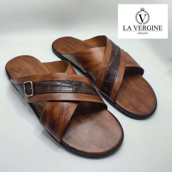sandale en cuir marron croisé patiné