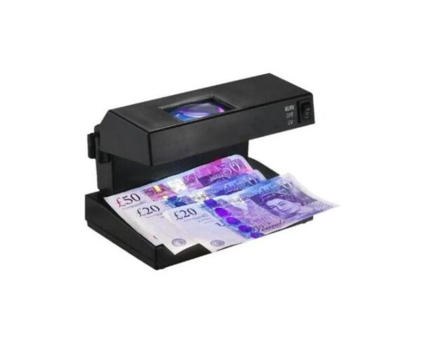 Money counting machine processing British pound banknotes (£20/£50).