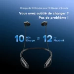Publicité d’écouteurs sans fil avec texte ‘10 Min charge = 12 Hr Playback’ sur fond bleu.