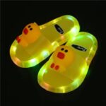 Sandales Chaussures Lumineuses LED pour Enfant – Sandales Souples et Antidérapantes –  Canard couleur jaune